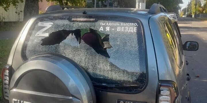 В Курске ищут разбивших в машине стекло