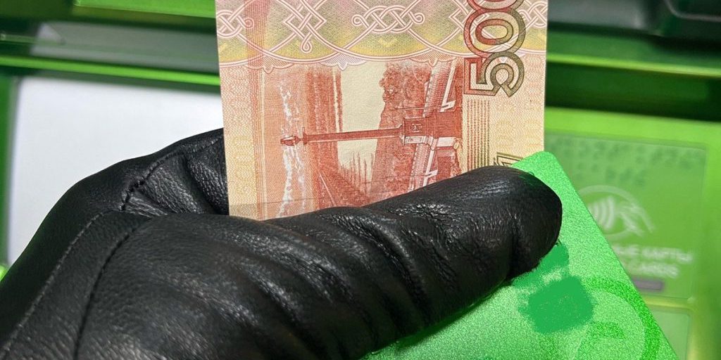 Орловец потратил с чужой карты 8 тысяч и оказался под подпиской о невыезде