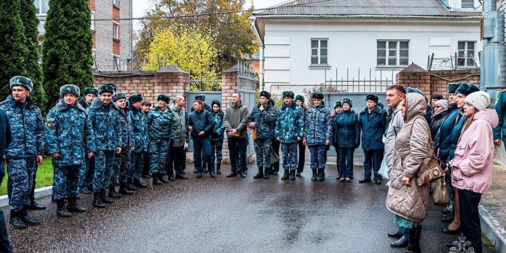 МЧС и УФСИН провели совместную тренировку по ликвидации ЧС в Пскове