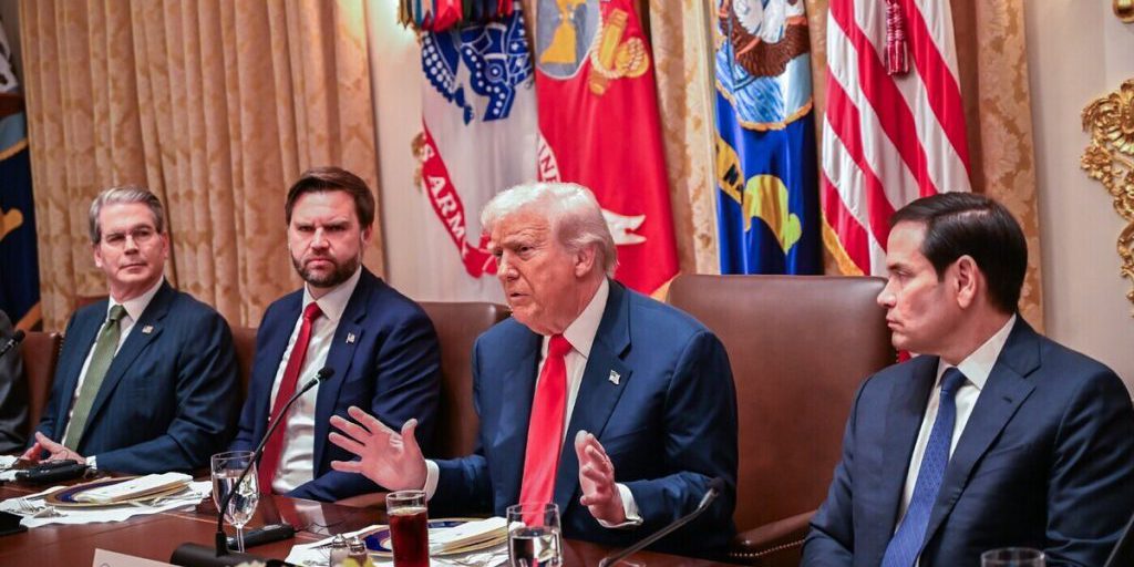 India interromperà acquisti di petrolio russo secondo Trump