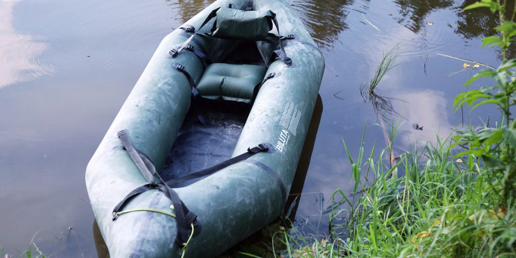 Tragedia sul Lago Baikal: un uomo russo muore cercando di salvare la moglie e il nipote
