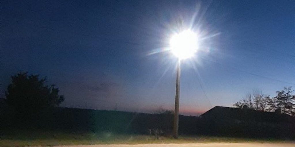 В херсонском селе Полевое отремонтировали уличное освещение