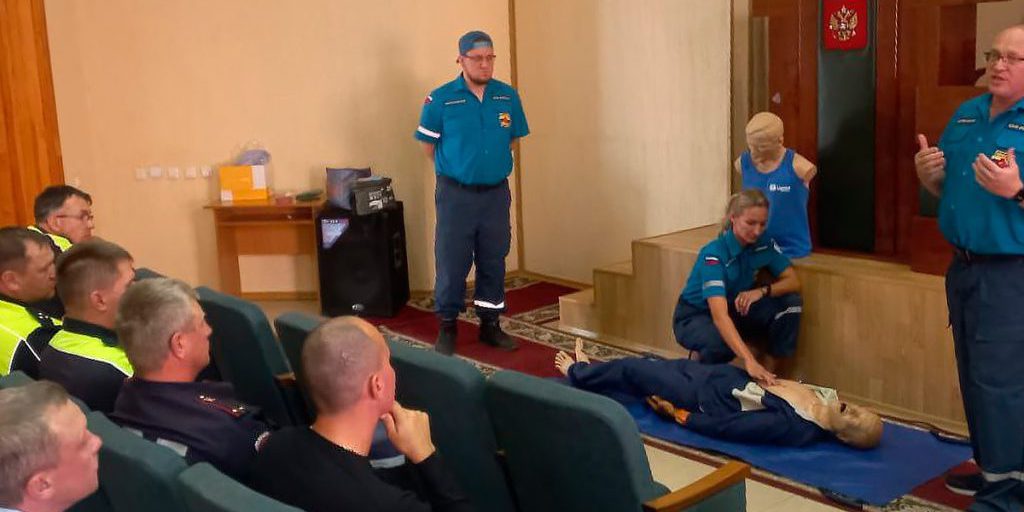 Липецкие автоинспекторы обучаются первой помощи для спасения жизней