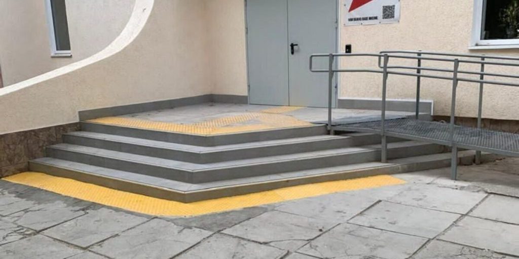 В Евпатории обновили здание библиотеки №2