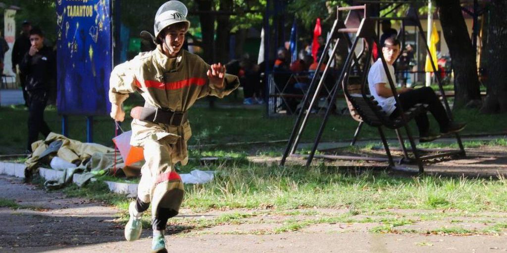 Concorso Giovane Salvatore a Stavropol Promuove Sicurezza e Salvataggio tra i Giovani