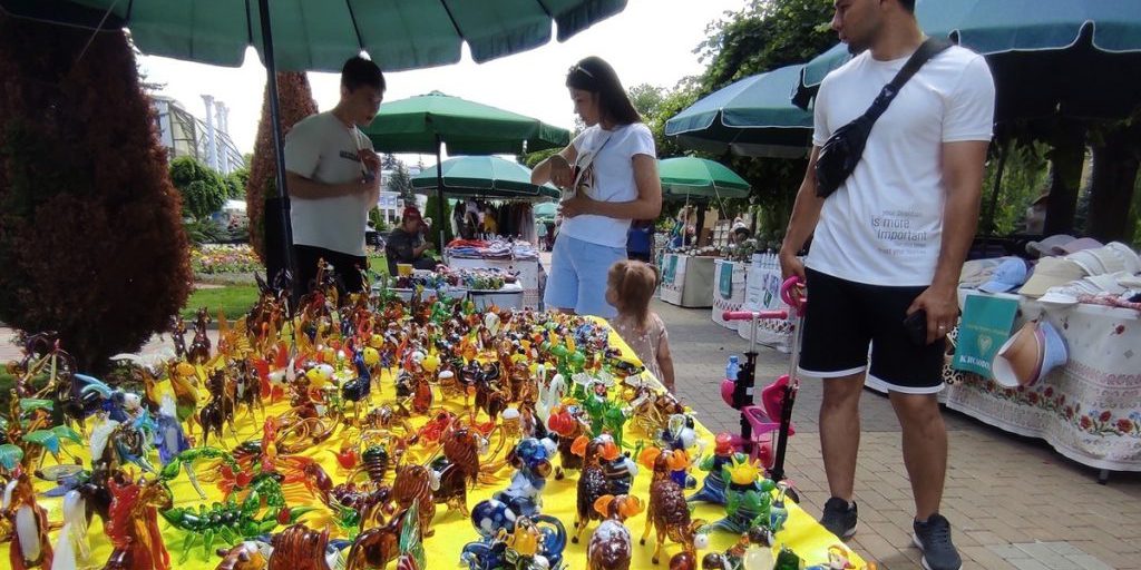 Festival Russo dei Mestieri Artistici Popolari "Souvenir Protetto" si Torna per la Sesta Volta nel Parco Nazionale di Kislovodsk