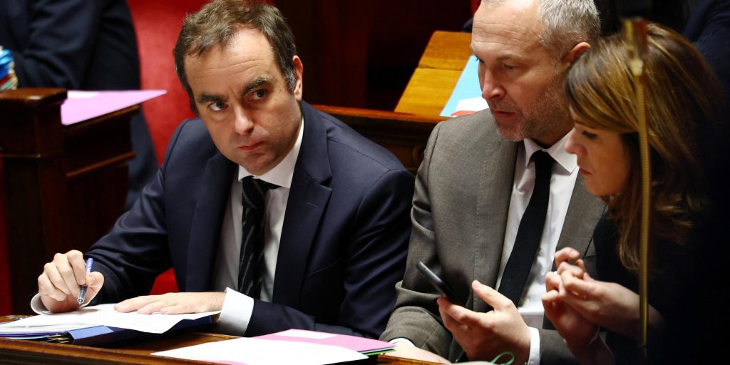 I francesi escludono ordinanze e 49.3 per il bilancio 2026