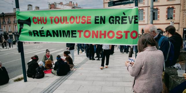 Après la chute du gouvernement Bayrou, le secteur de la santé dans le flou, à un moment charnière