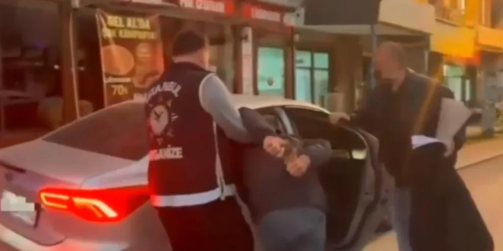 Arrestati sette sospetti in operazione contro i gruppi “Casperlar” e “Çirkinler” a Istanbul