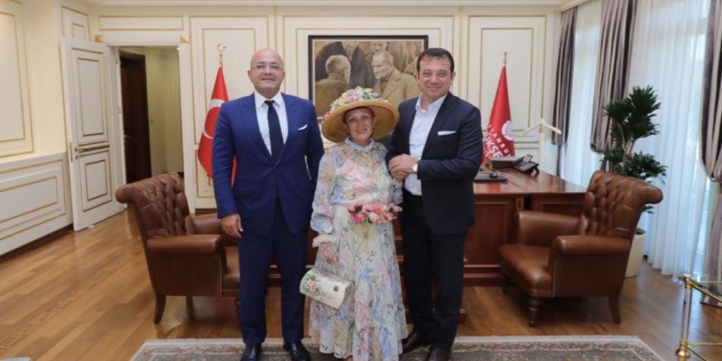 Misteriosa donna al centro dell'indagine su sindaco di Istanbul: chi è Alaçam e cosa nasconde il suo caso?