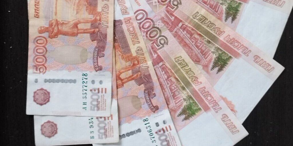 "Pesca a Murmansk: leader del settore con redditi in crescita"