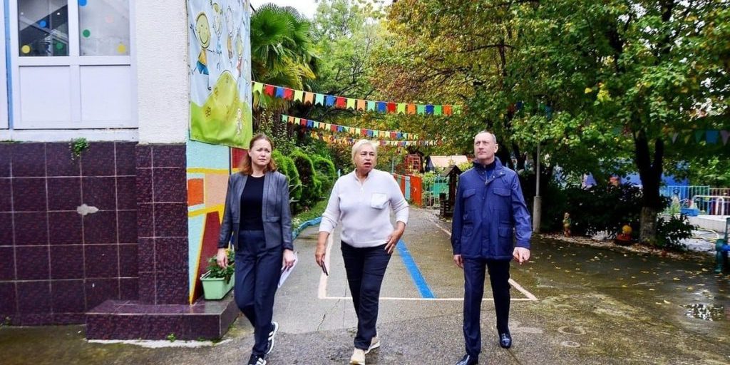 Депутат ЗСК Виктор Тепляков оценил обновление детского сада №86