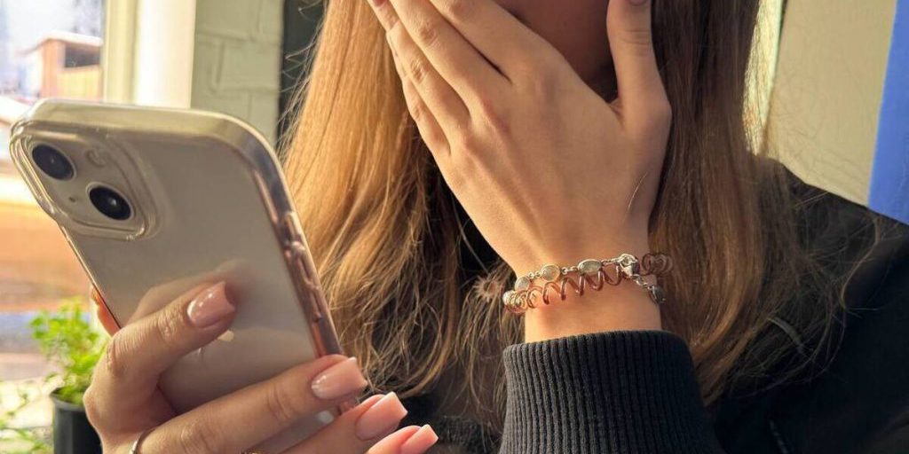 Vietati 13 link a marketplace noti per foto intime: la decisione del Сud di San Pietroburgo e le implicazioni sulla pubblicità online