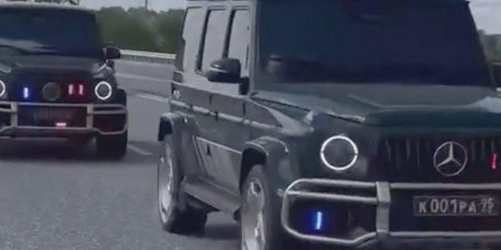 В Чечне неожиданно сняли на видео кортеж с джипом с инициалами Кадырова