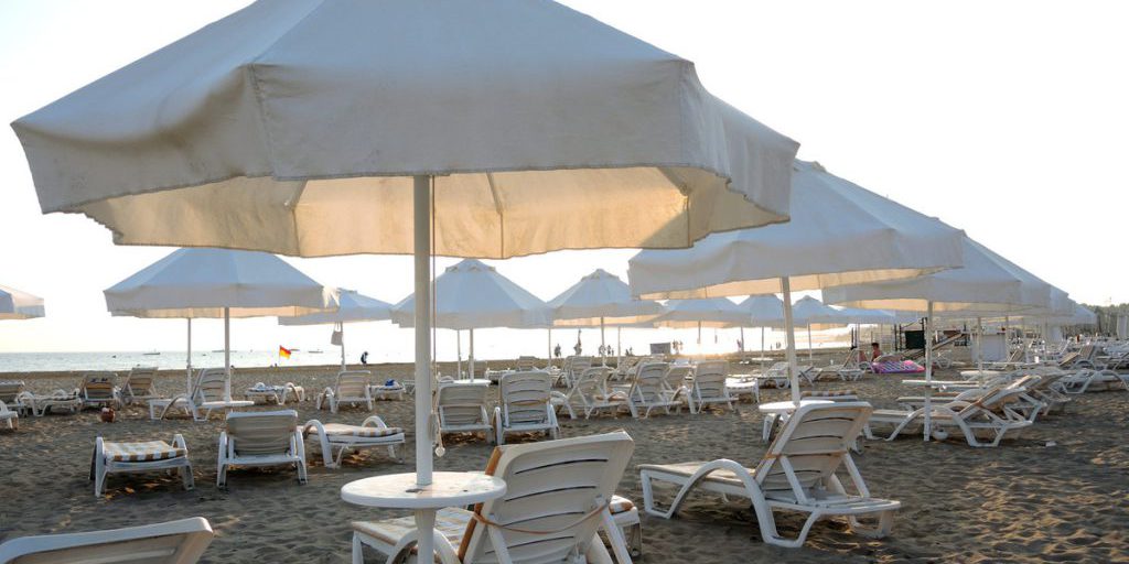 Turista russo deceduto in resort turco: le autorità indagano sulla causa della morte