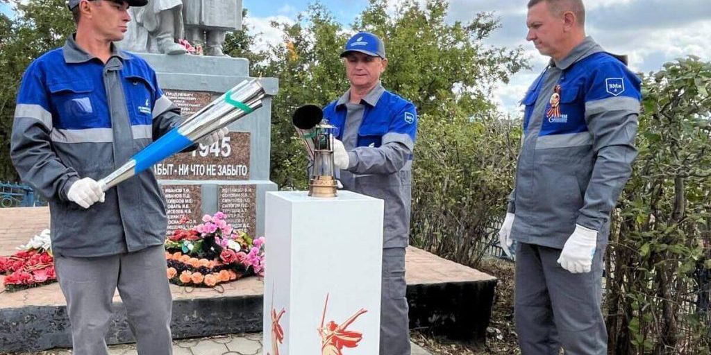 Accensione dell'Ogno della Memoria in Russia: un gesto di rispetto e commemorazione per gli eroi della Grande Guerra Patriottica