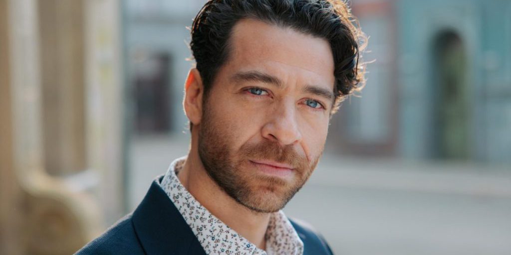 Patrick Fernandez, attore di GZSZ, parla di cambiamento imminente e vulnerabilità.