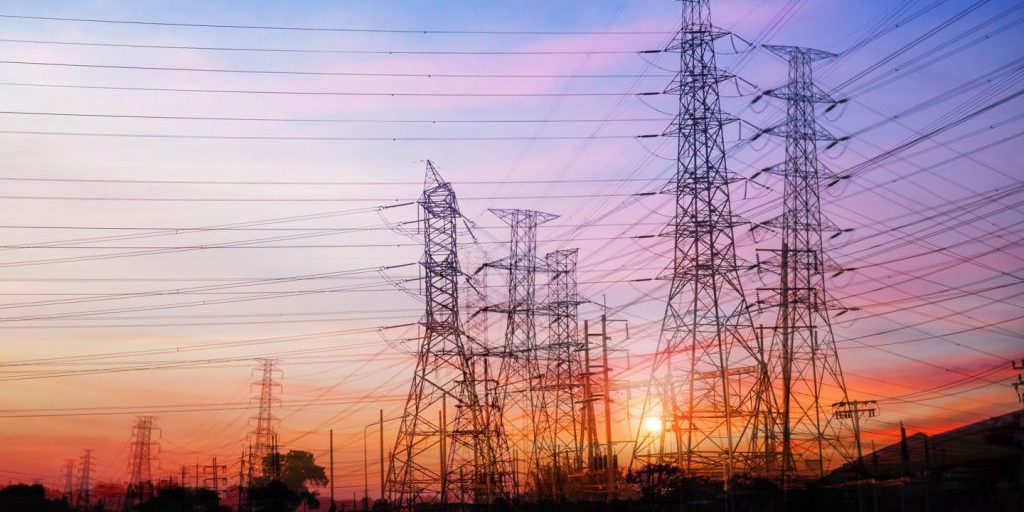 Agire su concessioni e reti per tagliare i costi in bolletta