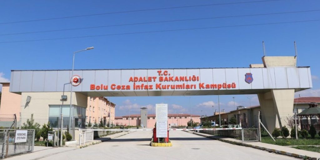 Caso di violenza in carcere in Turchia: un uomo attacca la figlia di 4 anni durante una visita