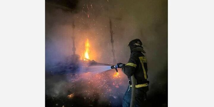 На автодороге М-10 в Тосненском районе после ДТП загорелся автомобиль