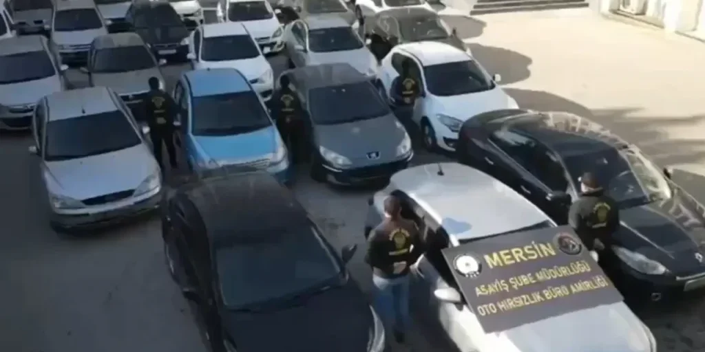 Arrestati 18 sospetti della banda “Change Araç” per 1,18 miliardi di lira a Mersin