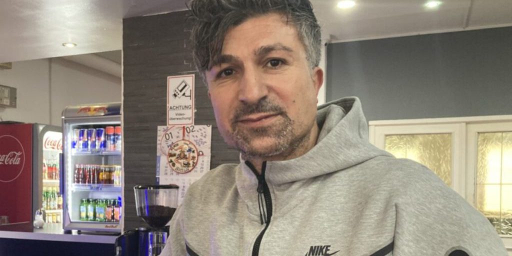 Lotto-König Chico zeigt sich vor Porsche – „Komm da weg, Junge!“