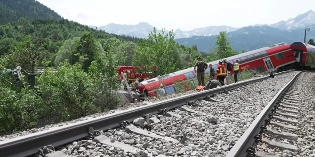 Treno di prova in Cina uccide 11 lavoratori in Yunnan: indagini in corso