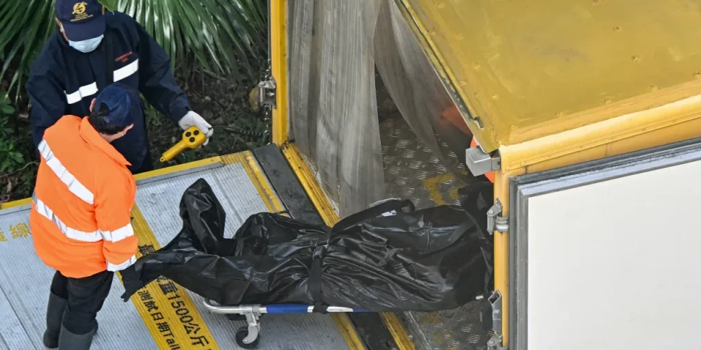 Hong Kong: Fotografie dell’incendio rivelano l’entità del disastro