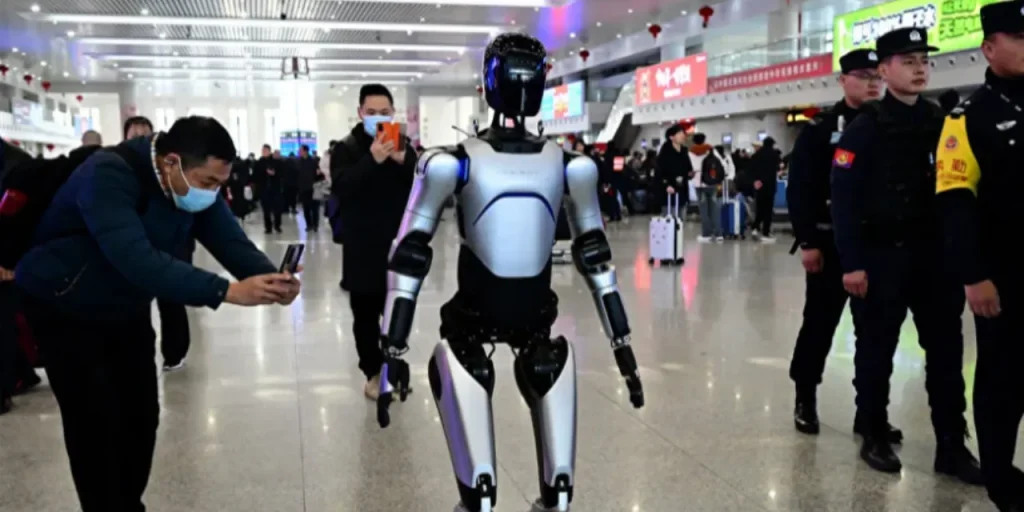 Robot umanoide cinese stabilisce nuovo record Guinness percorrendo 106,3 km in tre giorni