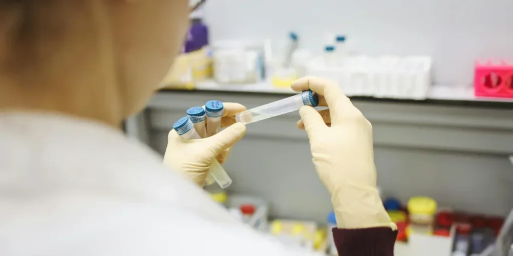 Impossibilità di fornire il testo completo dell’articolo richiesto