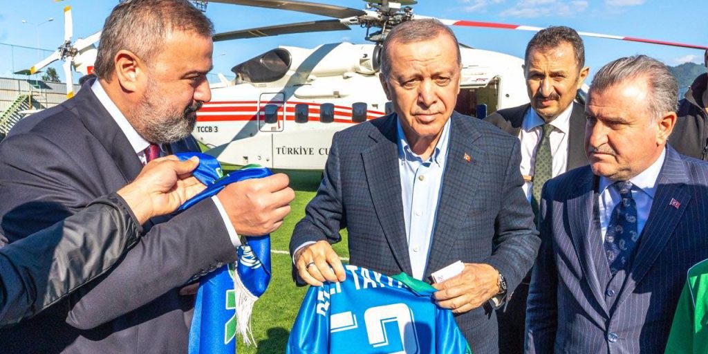 Cumhurbaşkanı Erdoğan, Çaykur Rizespor'u ziyaret etti