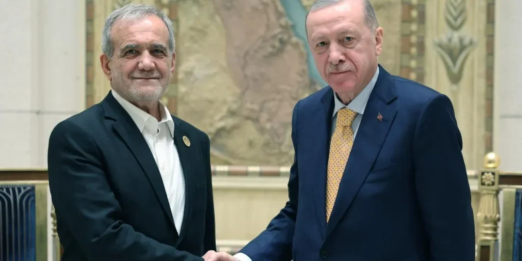 Erdoğan e Pezeşkiyan si scambiano telefonata sul dialogo tra Turchia e Iran