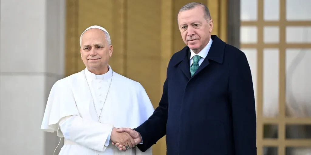 Presidente Erdoğan e Papa Francesco si incontrano a Ankara
