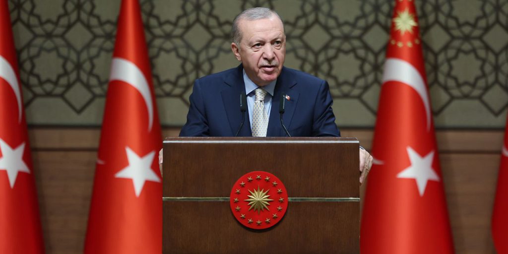 Erdoğan'dan idarecilere sosyal medya uyarısı: Şahsi ikballerine alet edene toleransımız yok