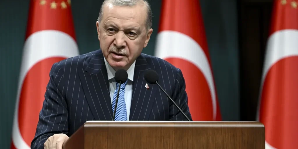 Erdoğan parla di Venezuela con Trump e aumenta del 33 % le borse di studio per studenti universitari turchi