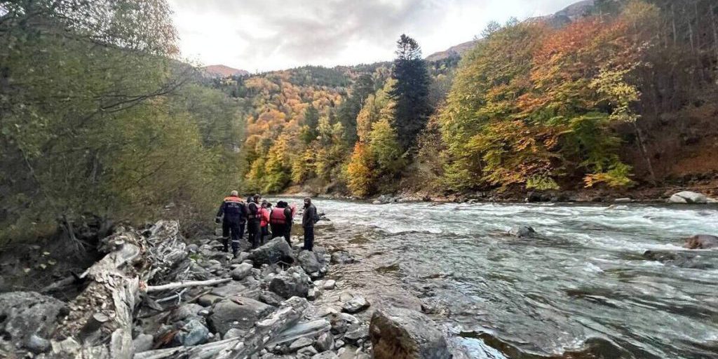 Tragico Incidente in Karachay-Cherkessia: Turista Muore Annegata nel Fiume Bol'šoj Zelenčuk
