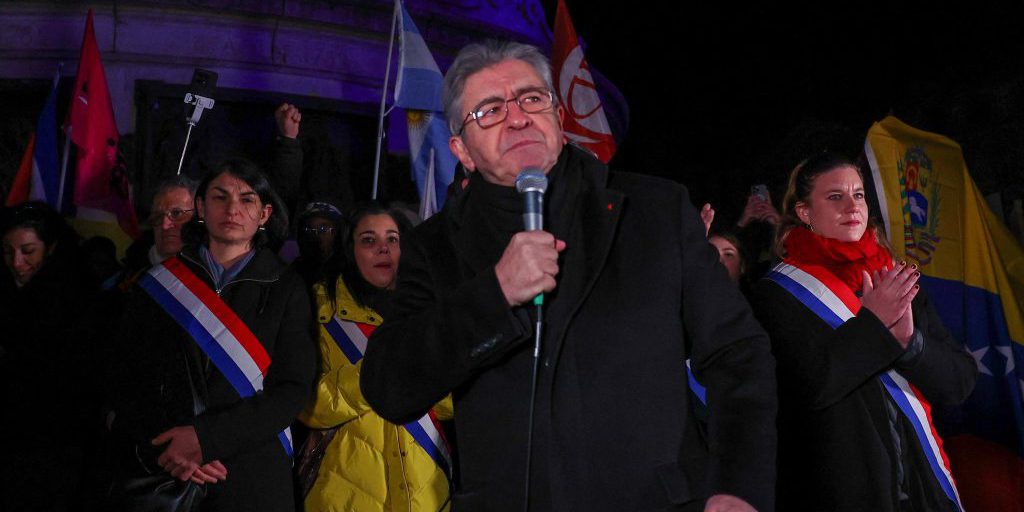 Mélenchon punta a distinguere piccole imprese da grandi dirigenti nella sua agenda politica
