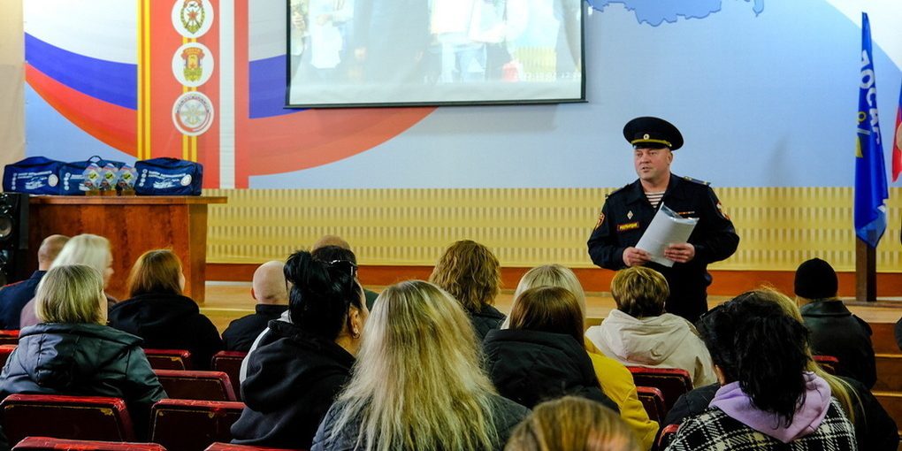 В Йошкар-Оле прошла встреча с жителями республики о службе в Росгвардии