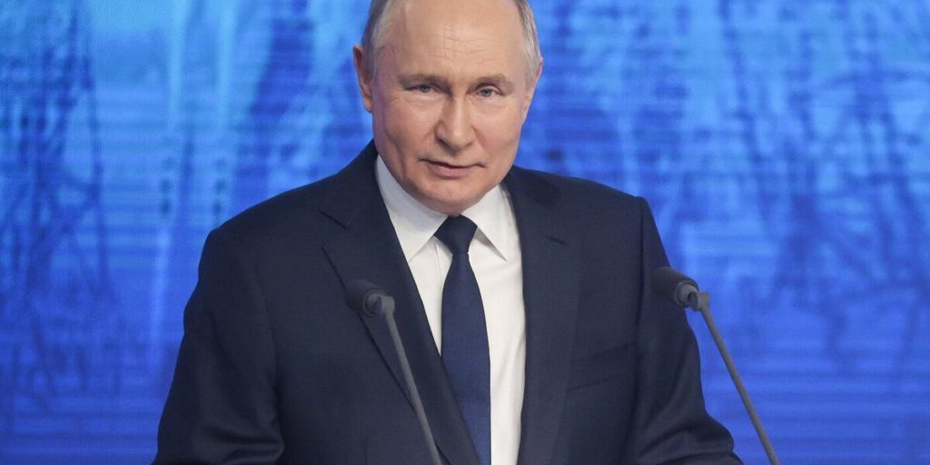 Lapsus di Putin: il presidente russo si definisce ex direttore della CIA e rivela segreti degli Stati Uniti