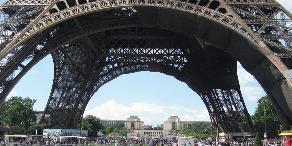 Ministra francese chiede scusa per il "circo" politico in Francia