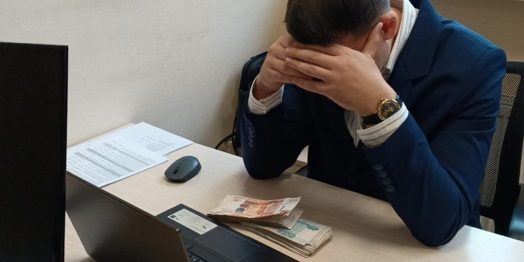 Tribunale di Mosca Condanna Ristorante a Pagare Risarcimento per Violazione dei Diritti d'Autore di Igor' Nikolaev