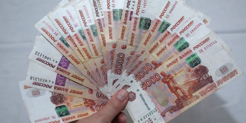 Стало известно об изменениях в выплате детских пособий и пенсий