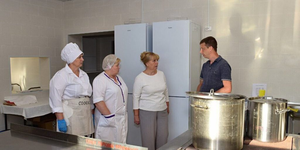 В школах Островского района проверяют организацию горячего питания