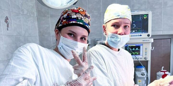 "Rara neoplasia rimossa con successo dalla testa di una donna: il caso dell'intervento chirurgico a Nizhny Novgorod"