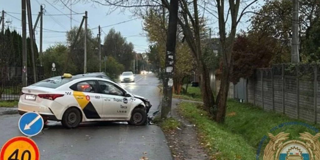 Калининградка попала в аварию во время поездки на такси