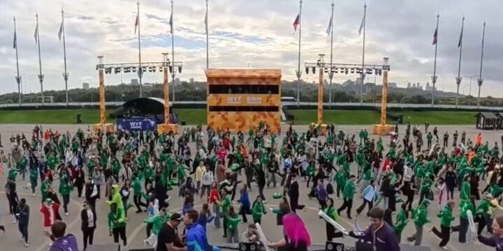 Festival Mondiale della Gioventù a Nižnij Novgorod Stabilisce Nuovo Record Russo per il Fidjital-Flashmob più Numeroso