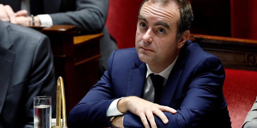 Crise politique : les Français partagés entre honte et colère