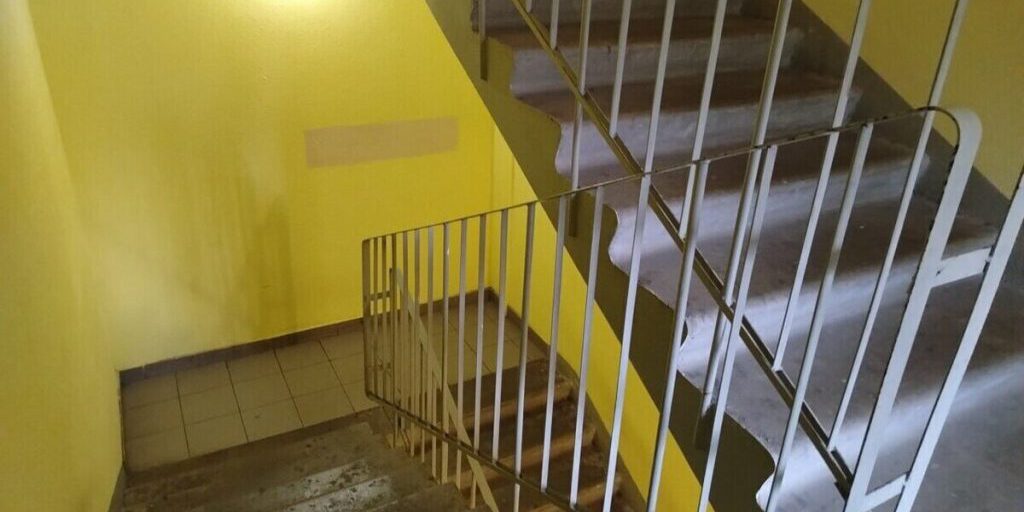 В Петербурге с начала года отремонтировали более 3 тысяч лестничных клеток