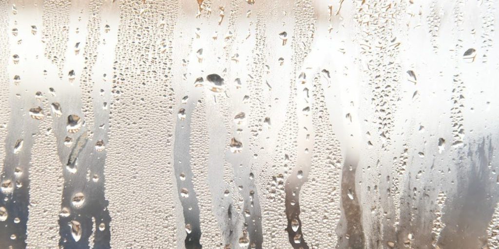 В Астрахани 20 октября синоптики обещают дожди при +18 градусах