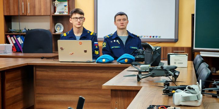 Костромских старшеклассников обучают управлять беспилотниками